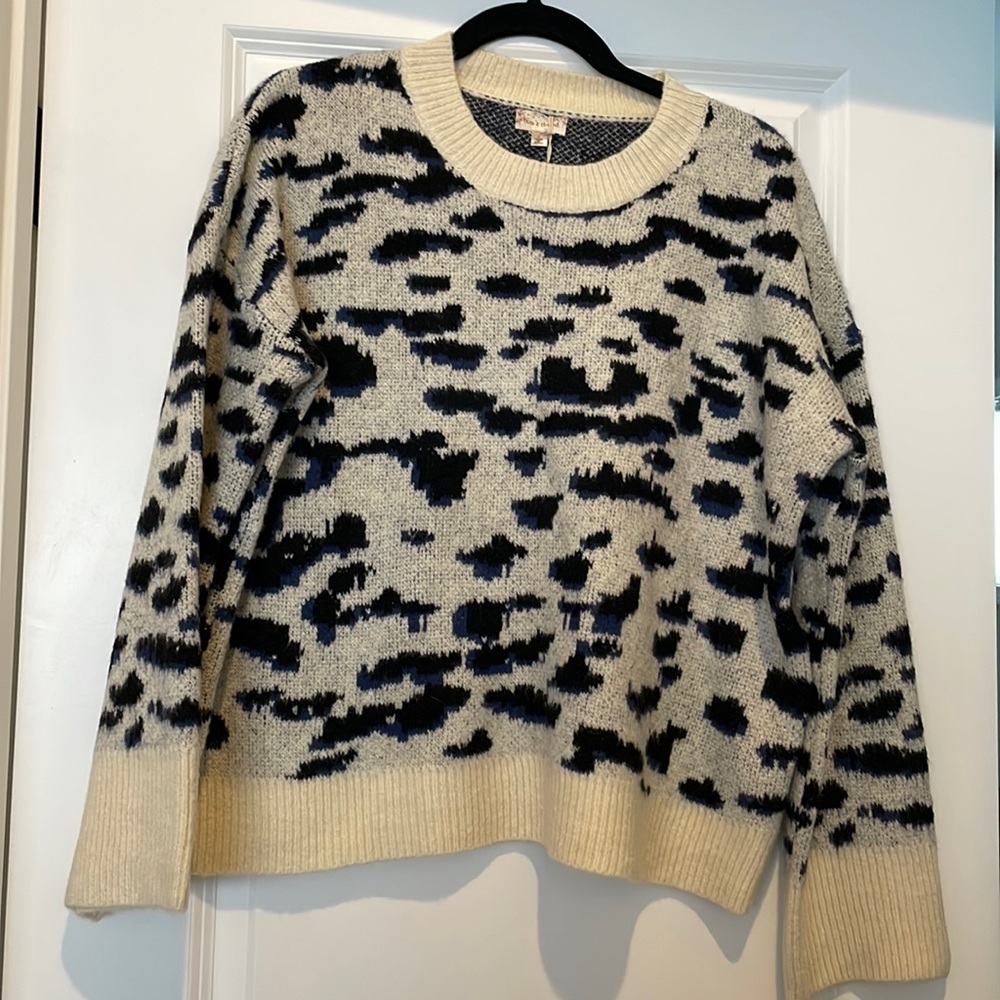 NWT Hem and Thread brand sweater size large